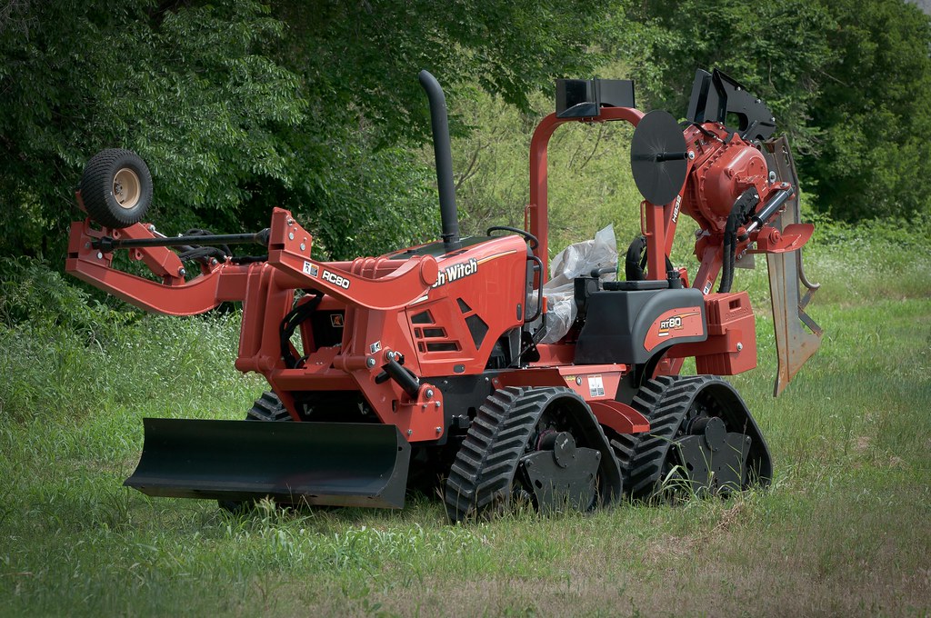 Ditch Witch RT80 Quad Track with Plow The All New Ditch Wi… Flickr