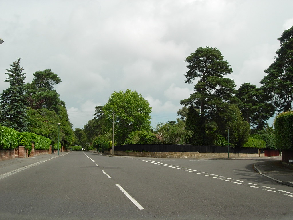 ELGIN RD / LITTLE FOREST RD. BOURNEMOUTH. DORSET. JUNE 200… Flickr