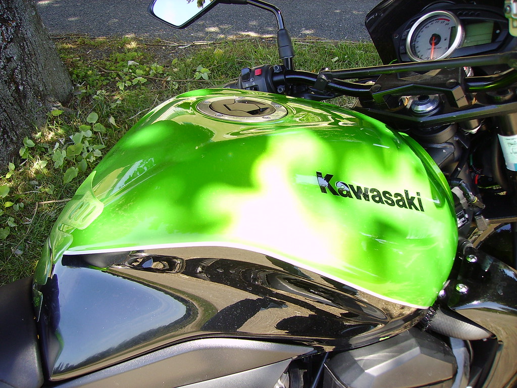 Kawasaki Z750 tank Model 2009. JPC24M Flickr