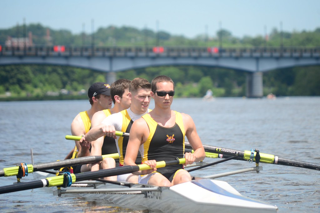 DSC_8010 A crew from Baltimore Rowing Club on the water du… Flickr