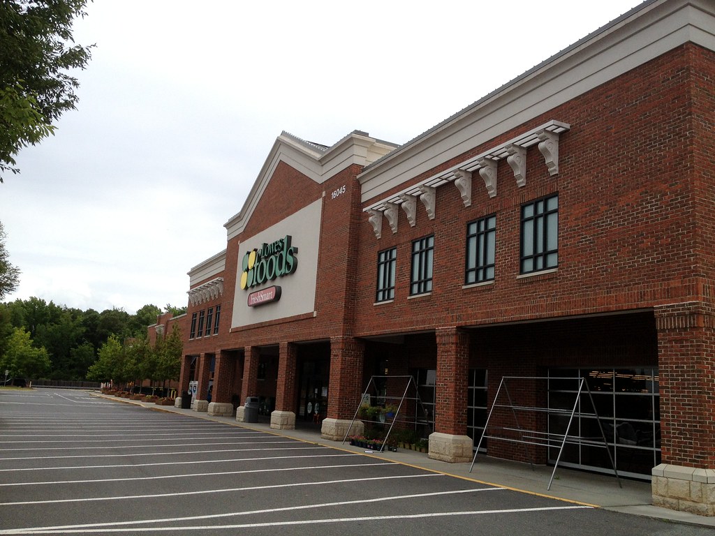 Lowes Foods Johnston Rd Charlotte, NC June 2012 Mike Kalasnik Flickr