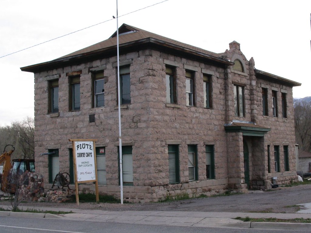 Old Building in Marysvale, Utah Marysvale is a town in Piu… Flickr