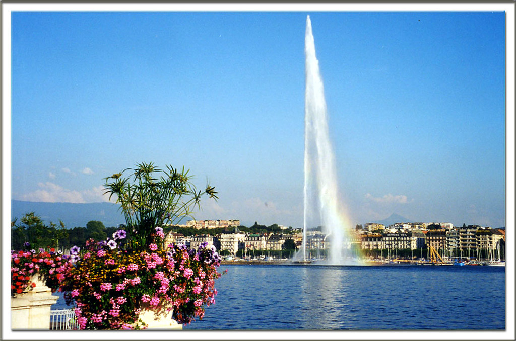 Le "Jet d'Eau" dans le Lac Léman à Genève (Water Fountain … Flickr