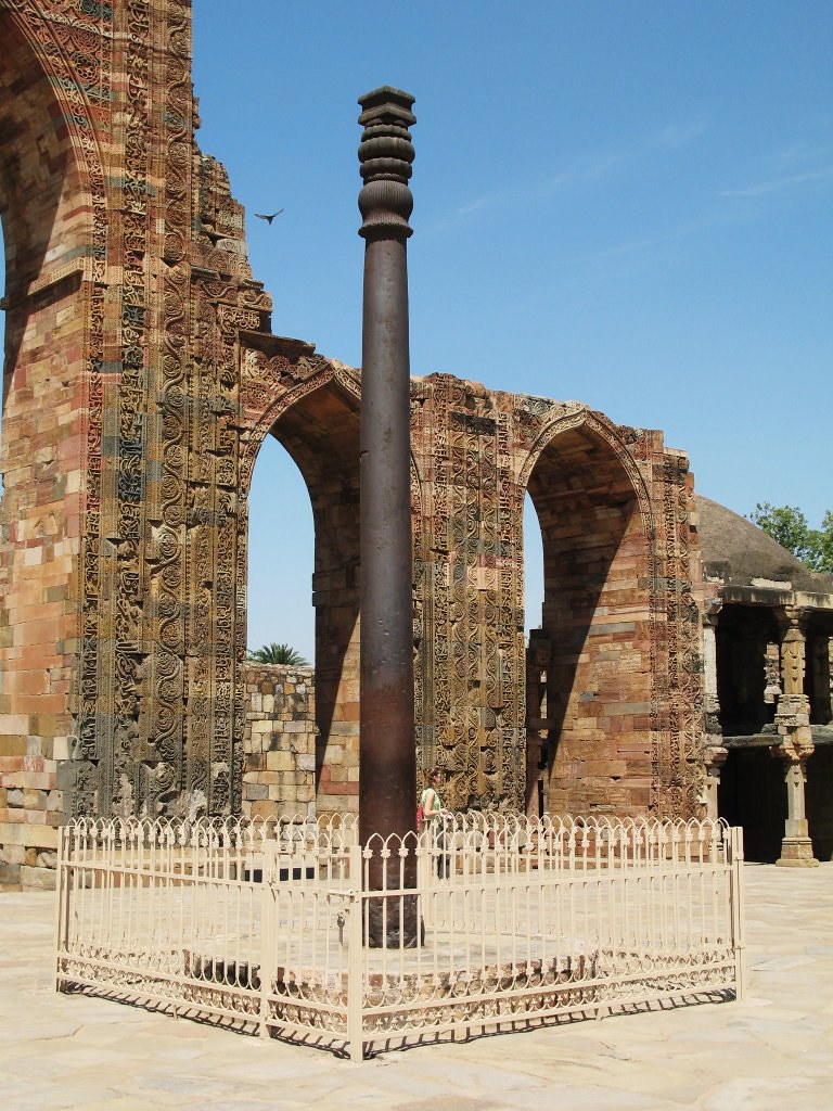 Iron Pillar Iron Pillar and QuwwatulIslam Mosque. Delhi,… Flickr