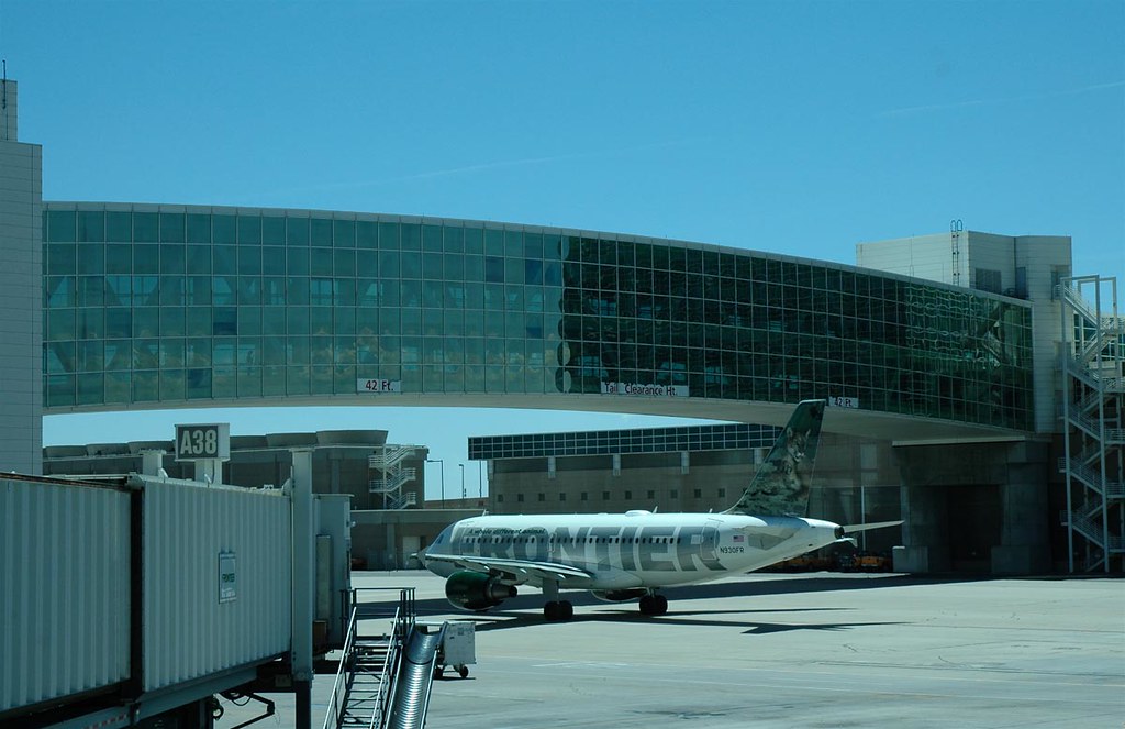 Skybridge at Denver International Airport Bridgepixing the… Flickr