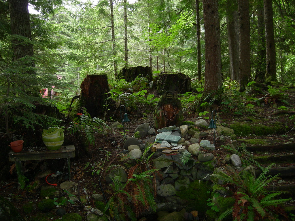 Bear Statue The bear statue. Jason Morefield Flickr