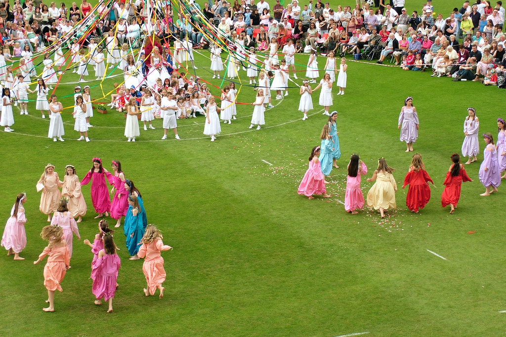 Bournville Maypole Dance of the Flowers With the Maypole … Flickr