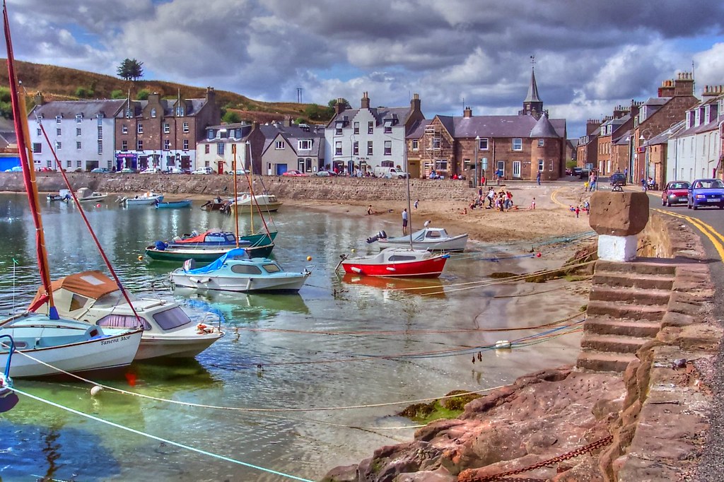 Stonehaven harbour, Aberdeenshire, Scotland Leslie Vella Flickr