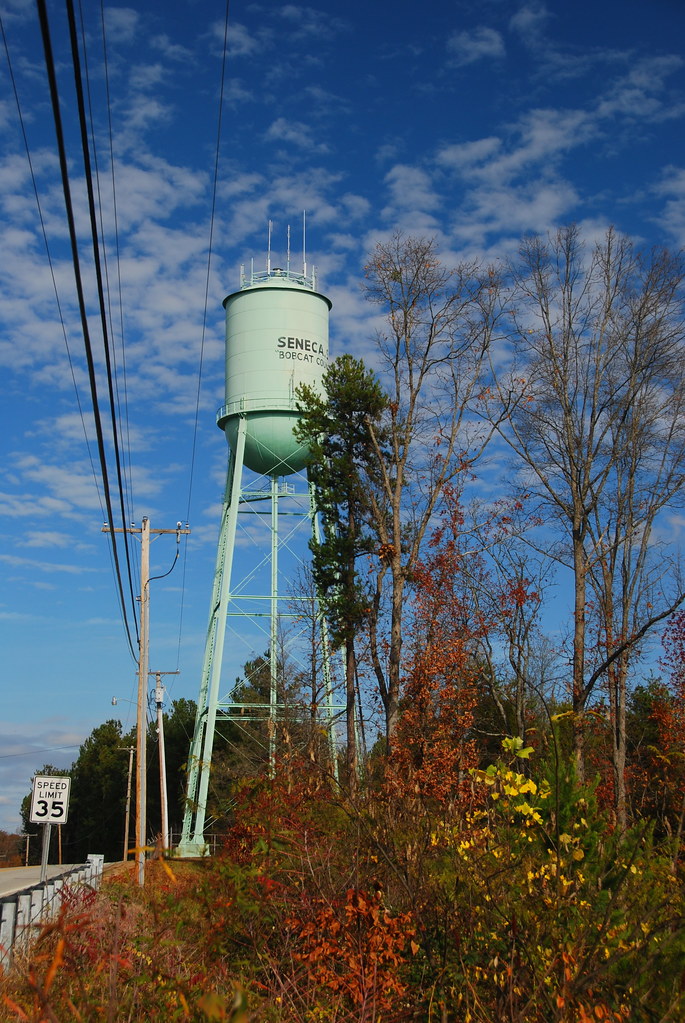 Seneca Water One of the several water towers in Seneca, So… Flickr