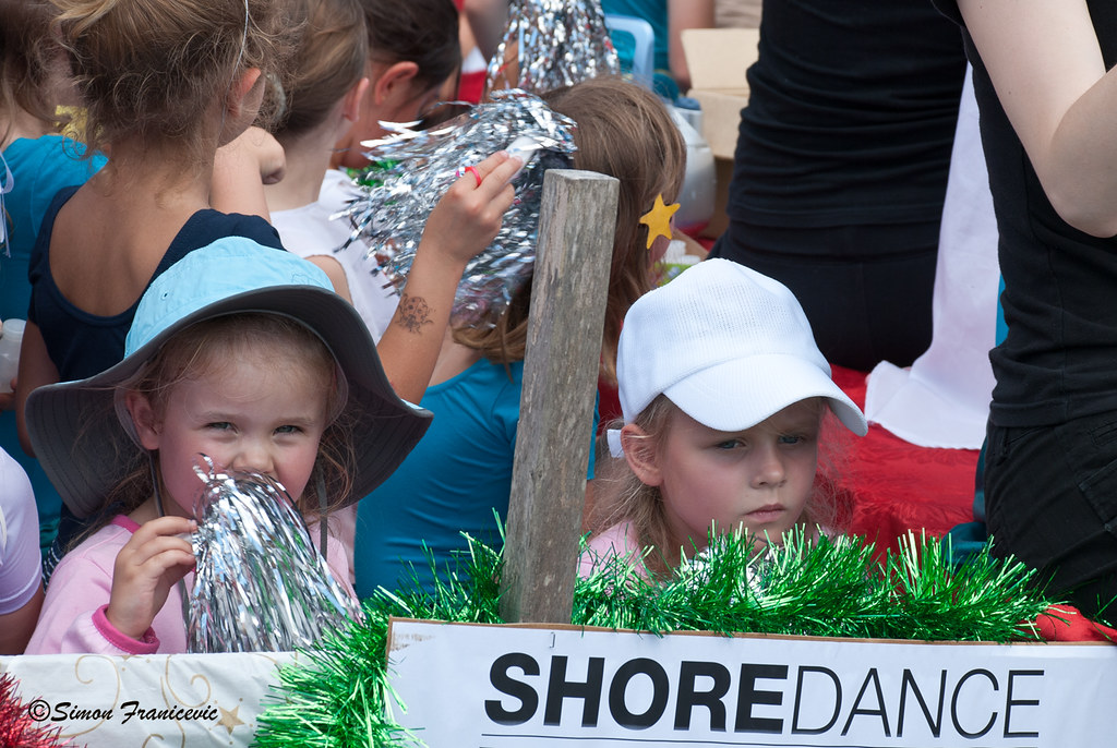 Birkenhead Santa parade 2010 Simon Franicevic Flickr