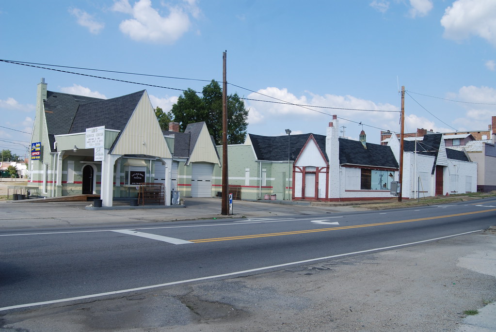 former Pure Oil gas station, Lumberton, NC This pure stati… Flickr