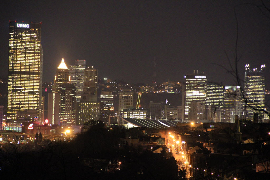Light Up night at downtown Pittsburgh too much grainy in t… Flickr