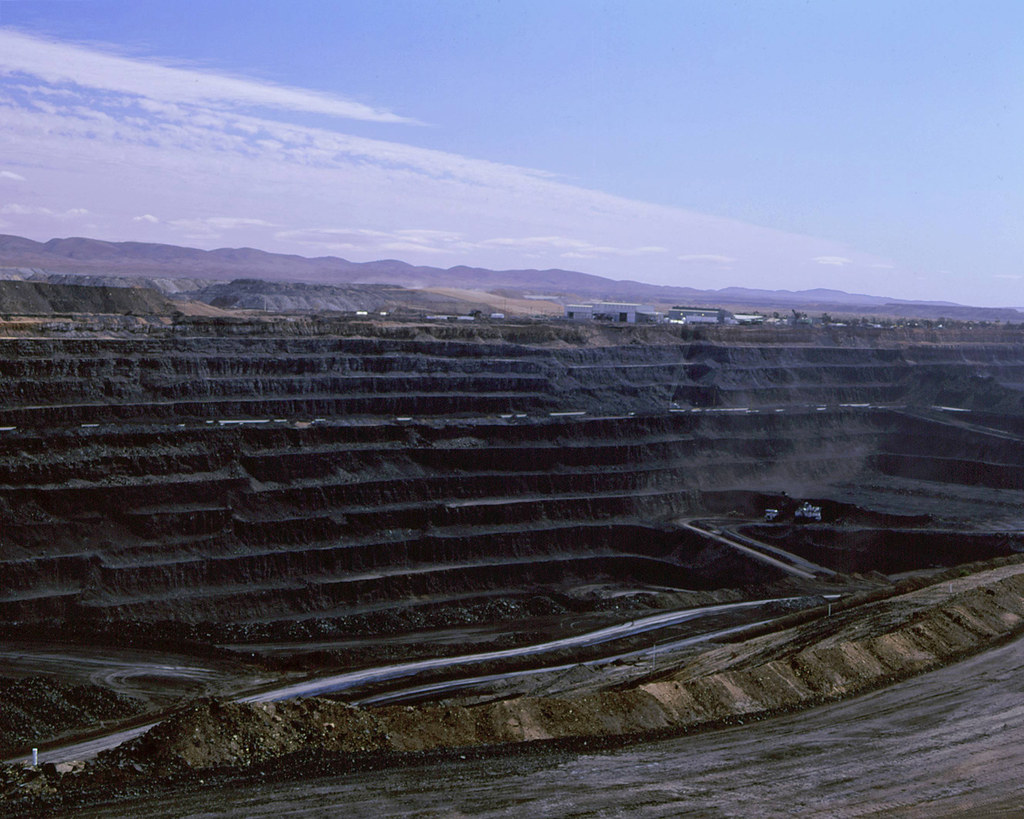 Leigh Creek This is an old photo of the Leigh Creek Coal M… Flickr