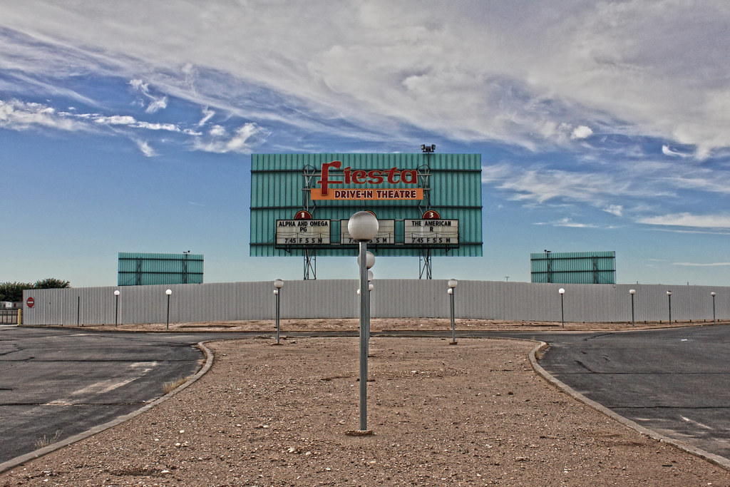 Carlsbad New Mexico One of 400+ Drive in theaters still in… Flickr