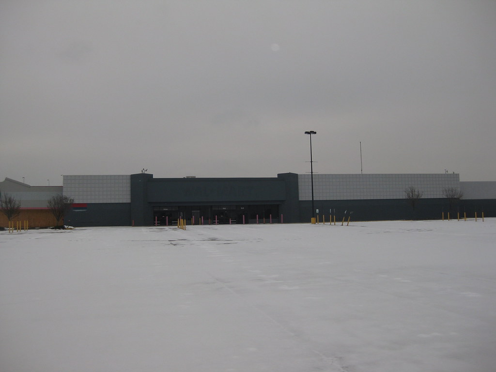 Abandoned WalMart Uniontown, PA An abandoned WalMart i… Flickr