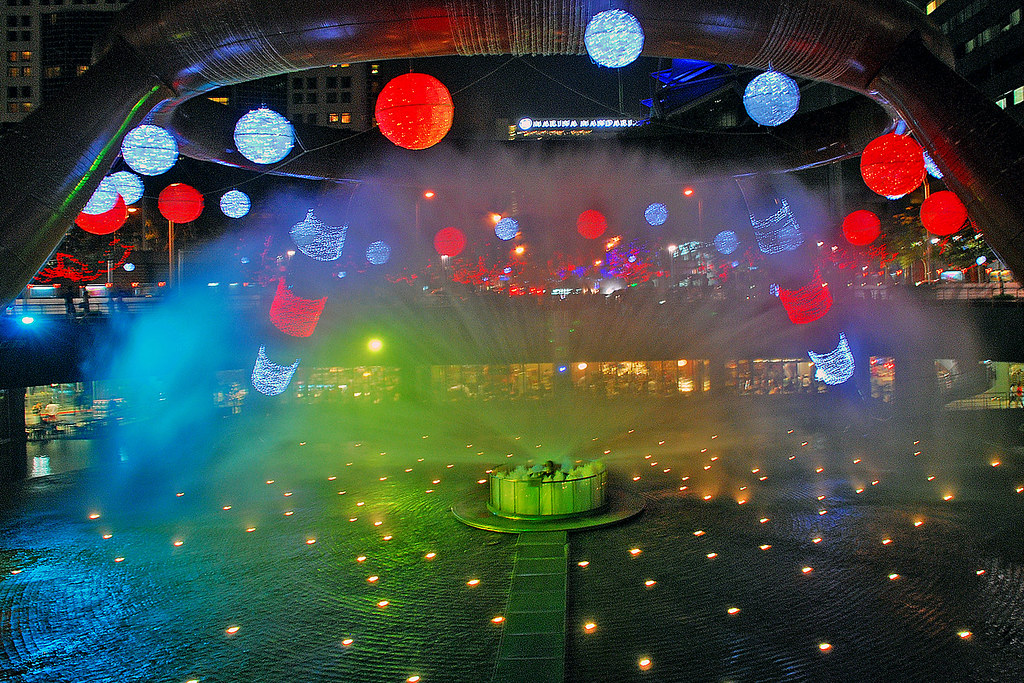 Magical Moments at Fountain of Wealth Christmas Laser Ligh… Flickr