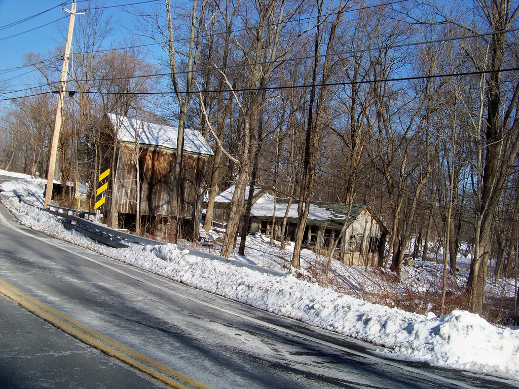 Searsville Backyard Disused buildings in Searsville, NY. S… Flickr