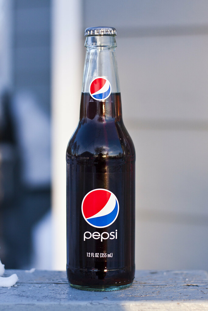 12 fl oz Pepsi in glass bottle (USA) WITH SUGAR!!! Flickr