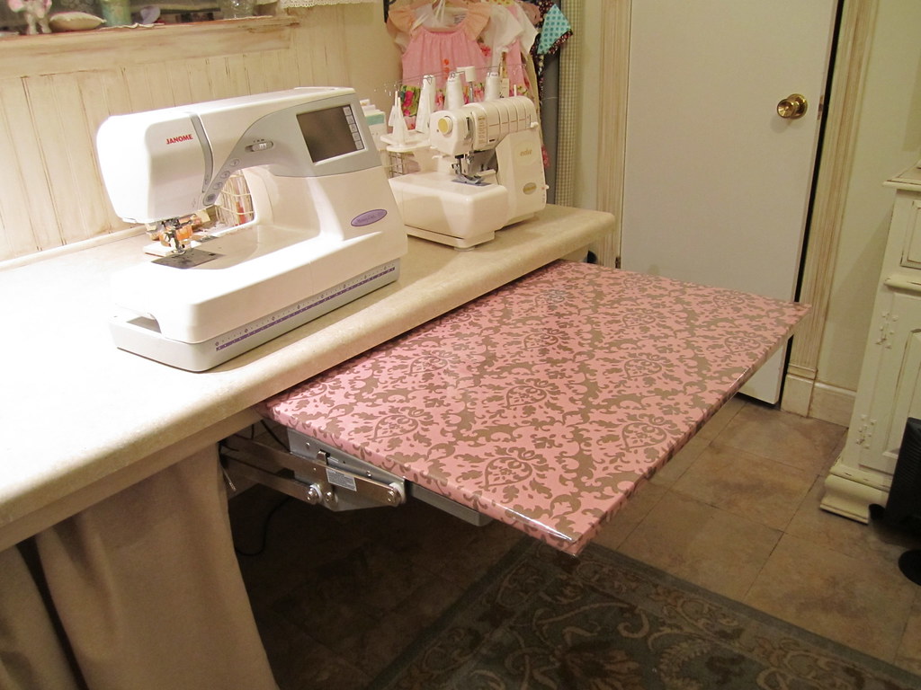 Sewing Machine/Serger lift New machine/serger lift covered… Flickr