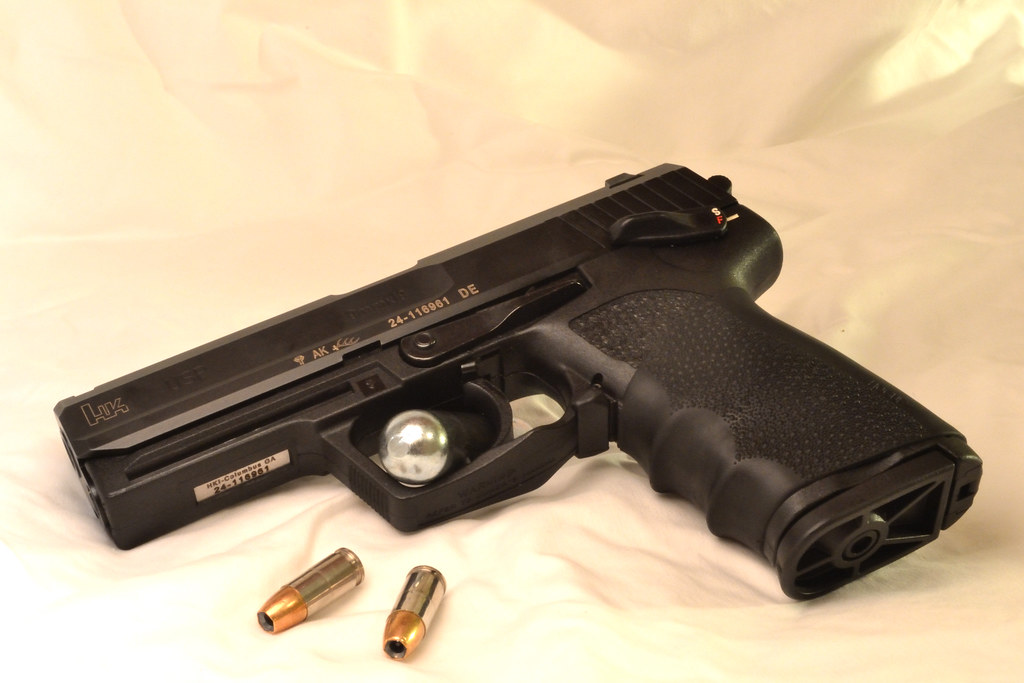 H&K USP Fullsize 9mm with Hogue Handall Grip Also....with … Flickr