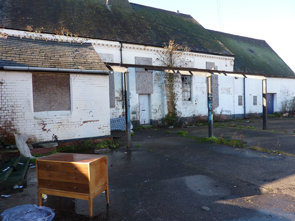 Court Street, Leamington Spa 5 All that remains of the Nat… Flickr