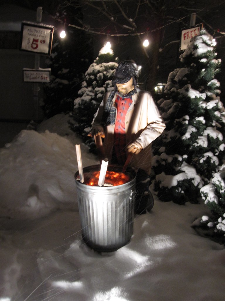 "A Christmas Story" Yard Display Ellen Bulger Flickr