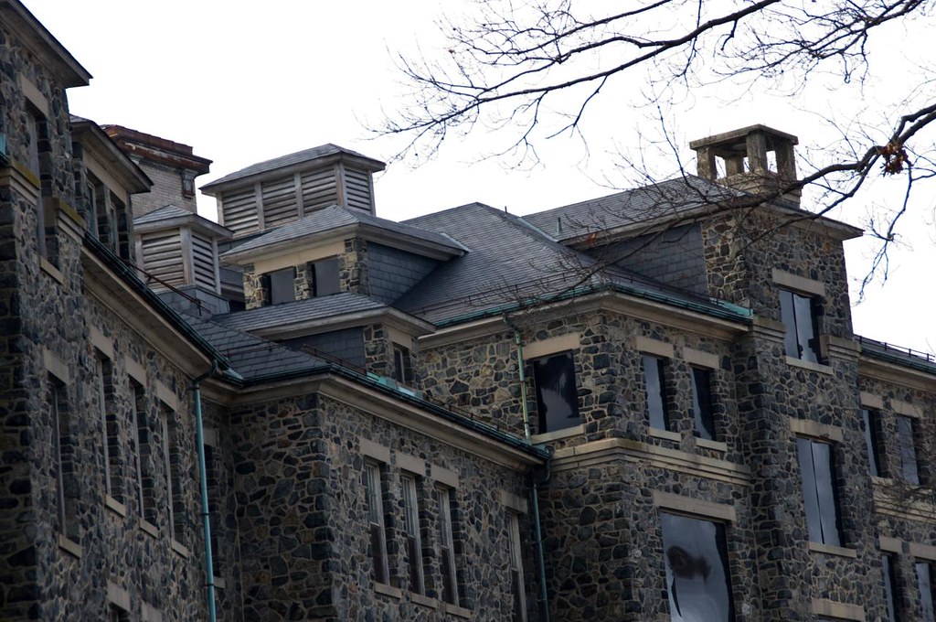 Spring Grove Hospital Center The many gables... who lives … Flickr