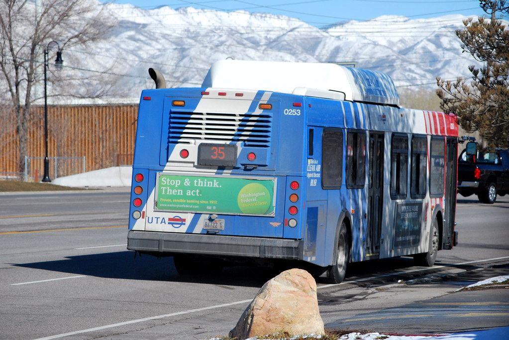 UTA New Flyer H40LF on route 35 UTA 0253 a 2002 New Flyer … Flickr