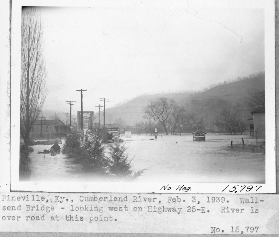 Cumberland River Flood 1939 Pineville, Kentucky U.S. Arm… Flickr