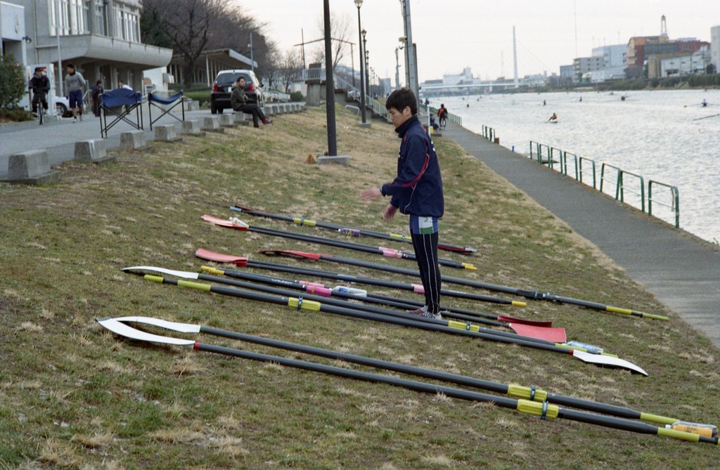 Choosing oars, Toda boat course Canon P, Nikkor 85 f2L, Ko… Flickr