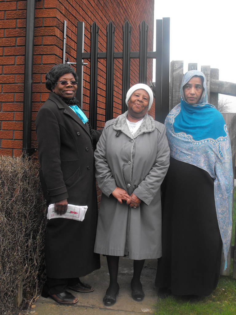 Cllr Spence with residents by newly installed gate Crocket… Flickr