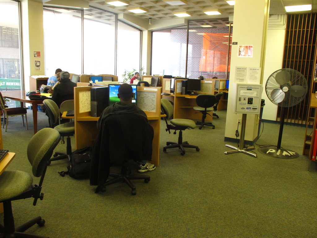 Computers for Student Use Students can study, print out st… Flickr