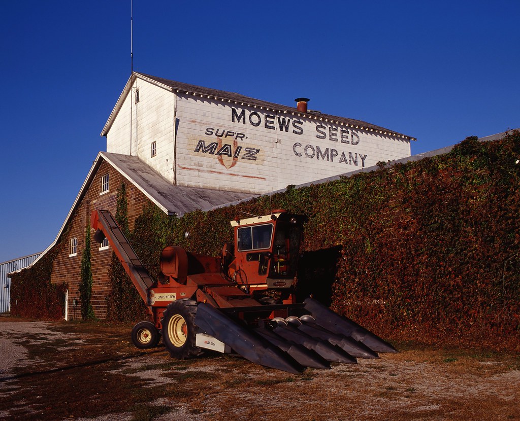 Down at Moews Boswell, Indiana, "Hub of the Universe". Oct… Flickr