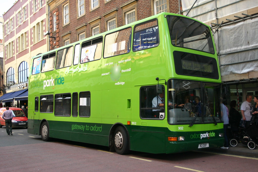 902 R2OXF Oxford Bus Oxford 4th Oct 2010 Mike Flickr