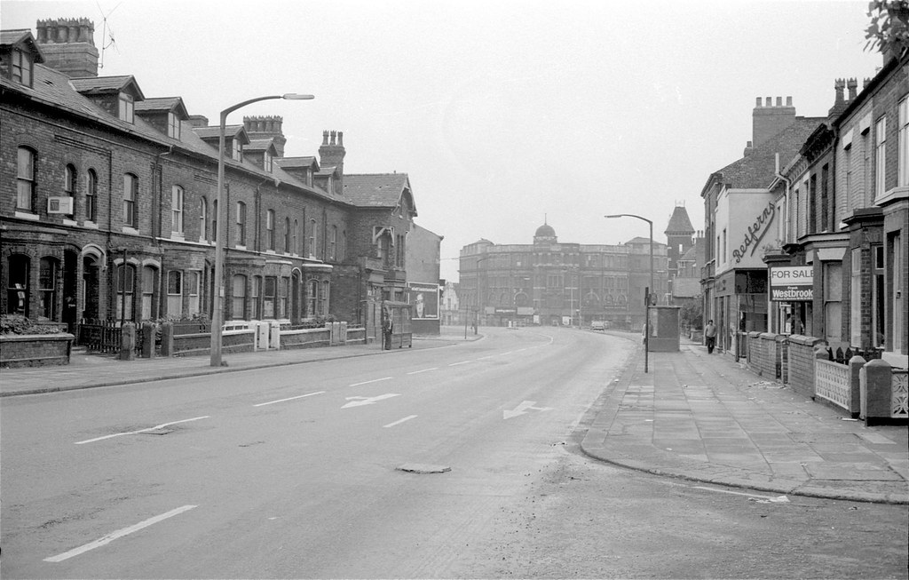 Trafford Rd, Salford, 1974 From Cross Lane towards the Doc… Flickr
