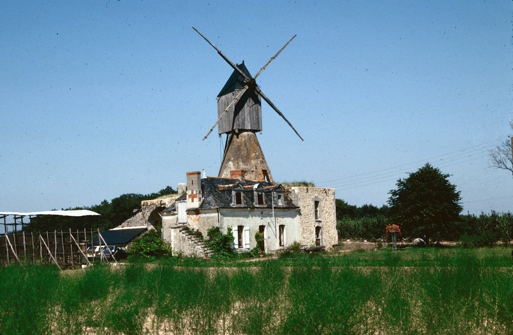 StRémy la Varenne (Maine et Loire) Le Bourg d'Ion, moulin… Flickr