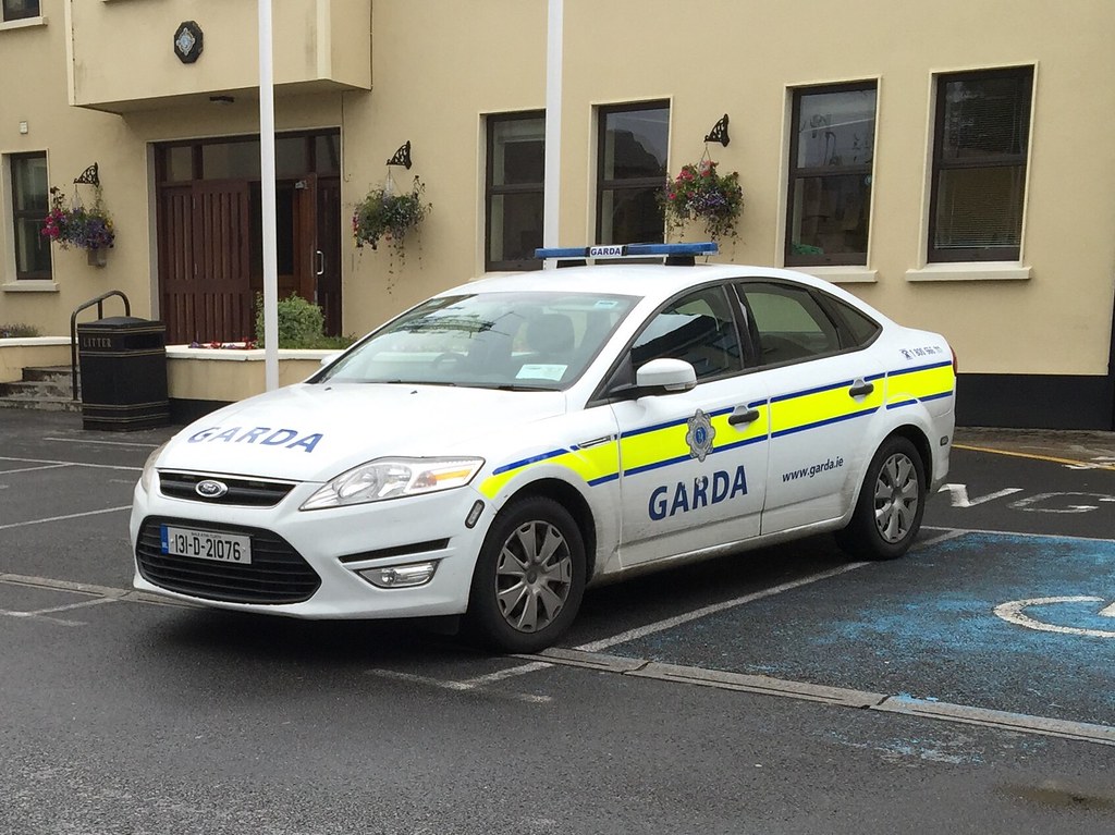 Police Car Ireland Ford Mondeo Garda Siochana a photo on Flickriver