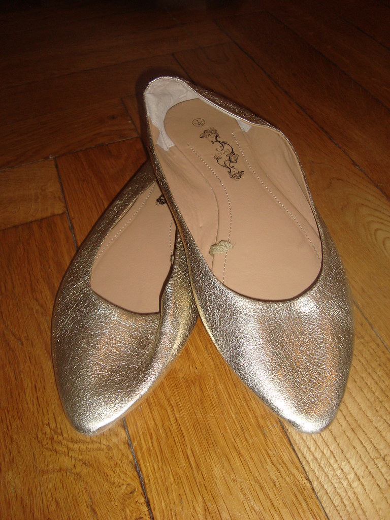 40. Leather gold flat pumps size 7 euro 40 worn once… Flickr