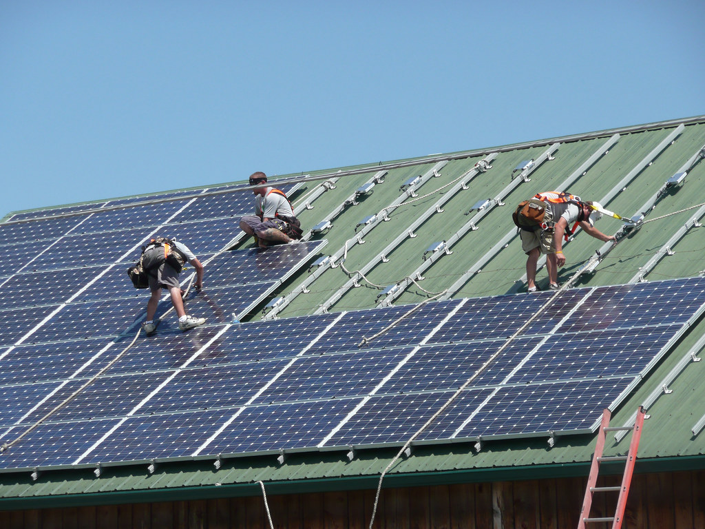 20100630RDJH0048 105 solar panels are installed at Litt… Flickr