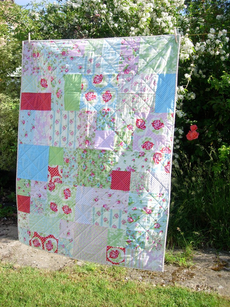Summer Blooms Quilt Tanya Whelan's Delilah fabrics, so gor… Flickr
