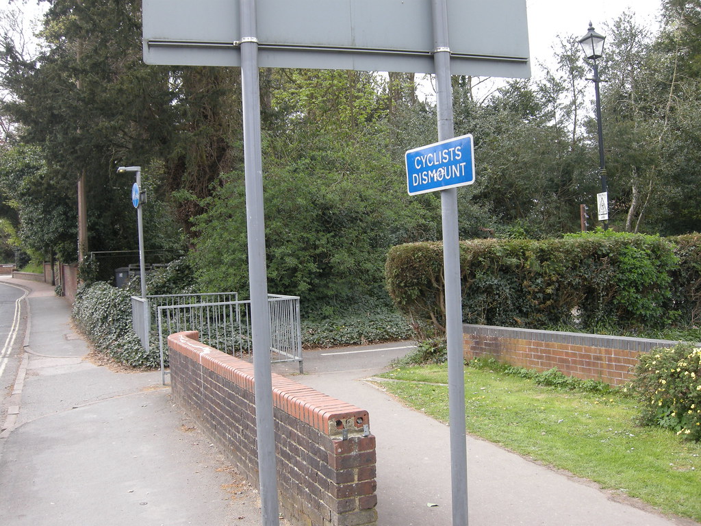 DSCN8438 Worthing Road entrance to Tanbridge Park North … Flickr