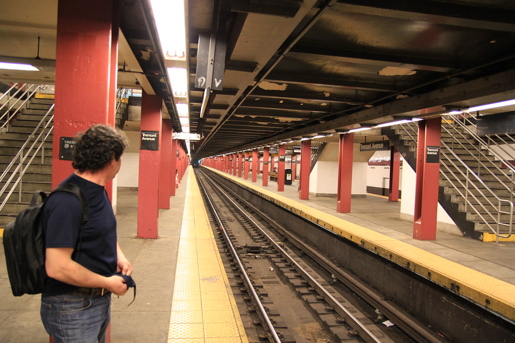 Tremont Ave. Station Eduardo Villagrán Morales Flickr
