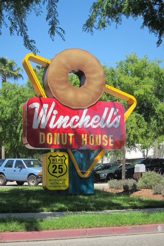 Winchell's Donuts Vintage Sign in West Hollywood Guzzle & Nosh Flickr