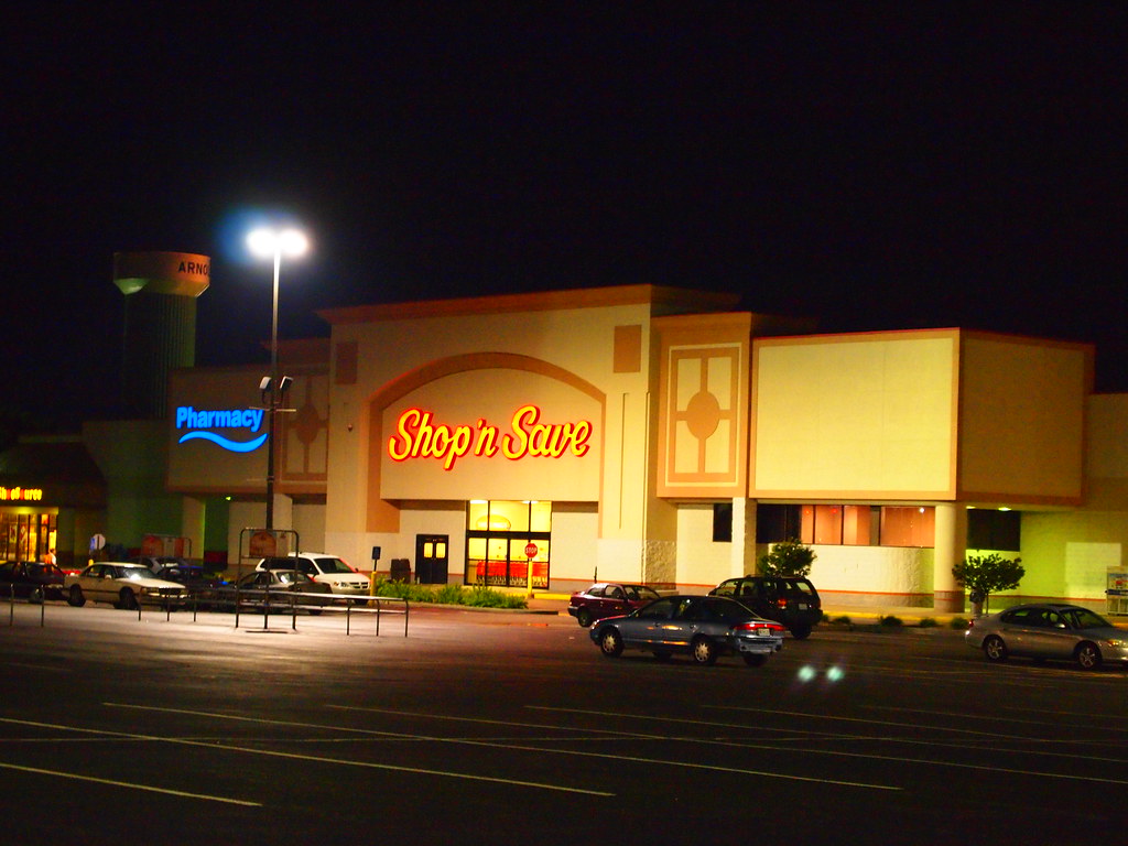 Shop 'n Save Grocery Store and Water Tower Arnold, MO_P6… Flickr