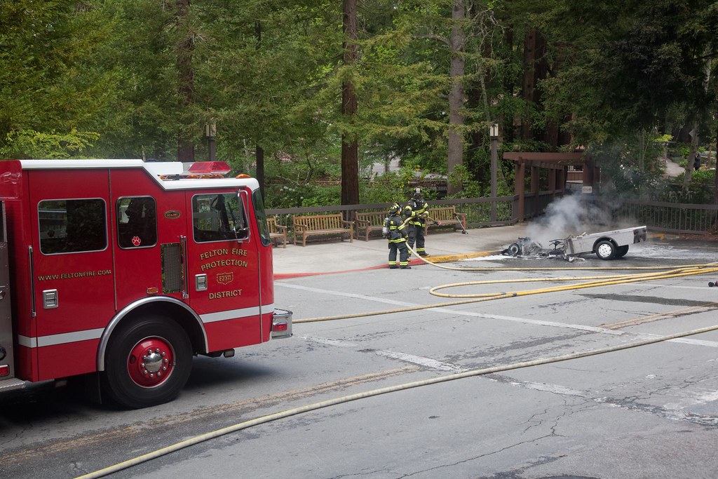 20110424_Mount_Hermon_Vehicle_Fire_14 At 115 p.m. on Ea… Flickr