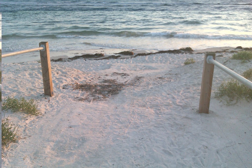 Hightide Beach Entrance Another shot of the hightide at … Flickr