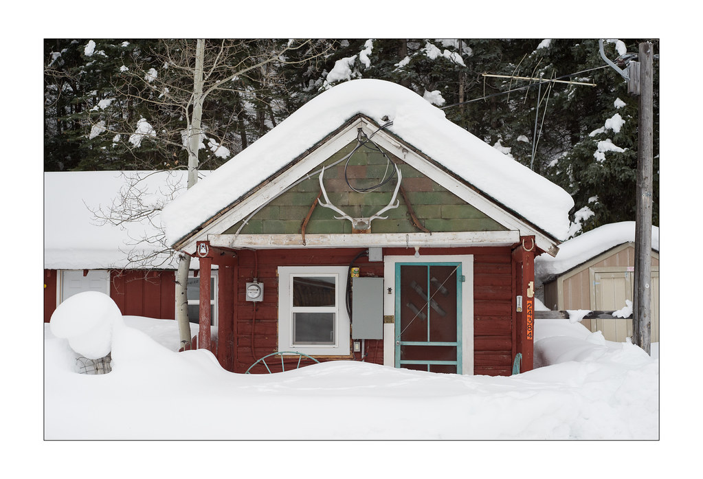 Living in Snow Country In the town of Meredith Colorado at… Flickr