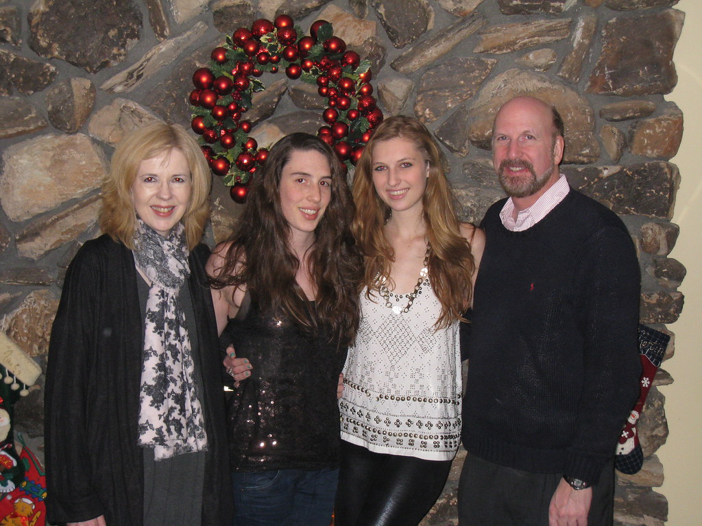 IMG_0433 Peggy, Courtney, Katie, Neil p.finerty Flickr