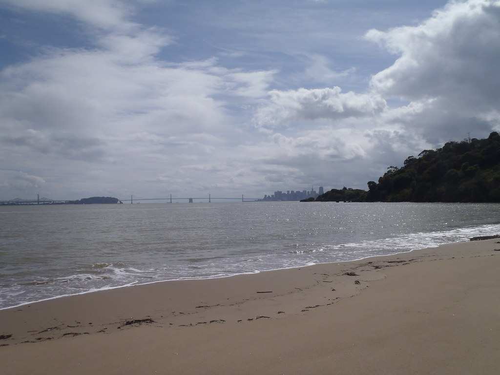Quarry Beach on Angel Island with the Bay Bridge in the Ba… Flickr