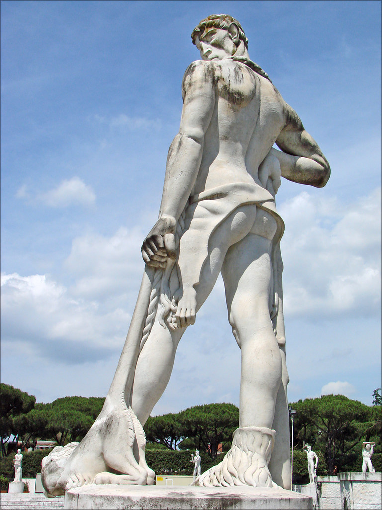 Le Foro Italico (Rome) Statue du stade des marbres Une sta… Flickr